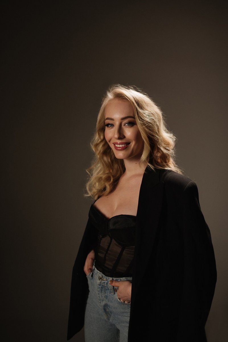 Oleksandra Vonsovych — vocal coach London and vocal teacher London at A-VOX